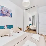 Wichrowa With Free Garage By Renters Wrocław