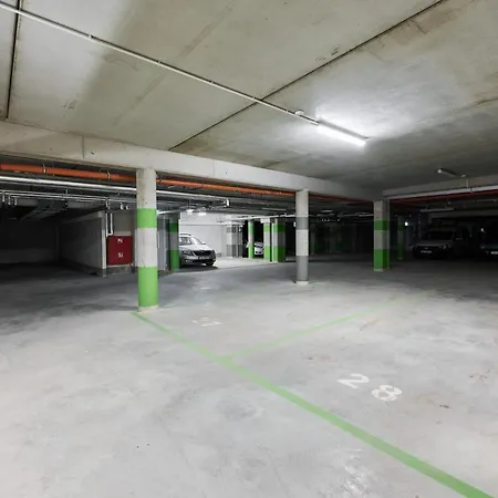 Wichrowa With Free Garage By Renters 아파트