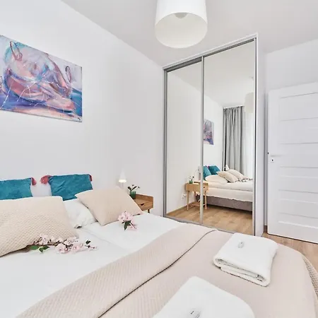 Wichrowa With Free Garage By Renters 브로츠와프