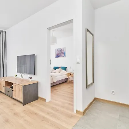 아파트 Wichrowa With Free Garage By Renters