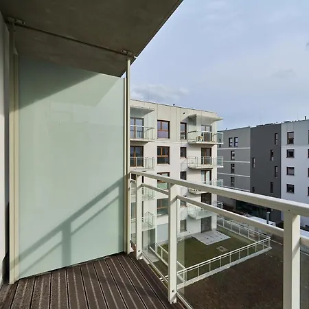 Wichrowa With Free Garage By Renters 아파트 *