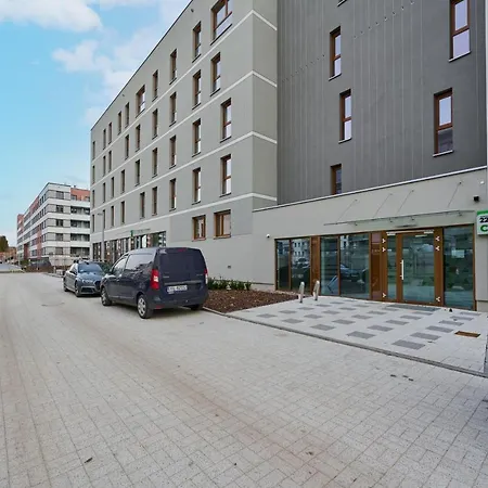 Wichrowa With Free Garage By Renters 아파트 브로츠와프