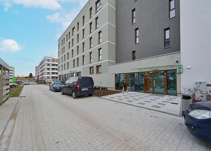 Wichrowa With Free Garage By Renters דירה ורוצלב